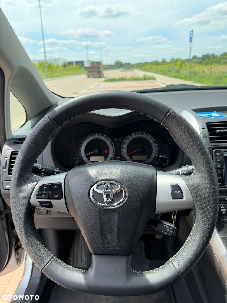 Toyota Auris - 12
