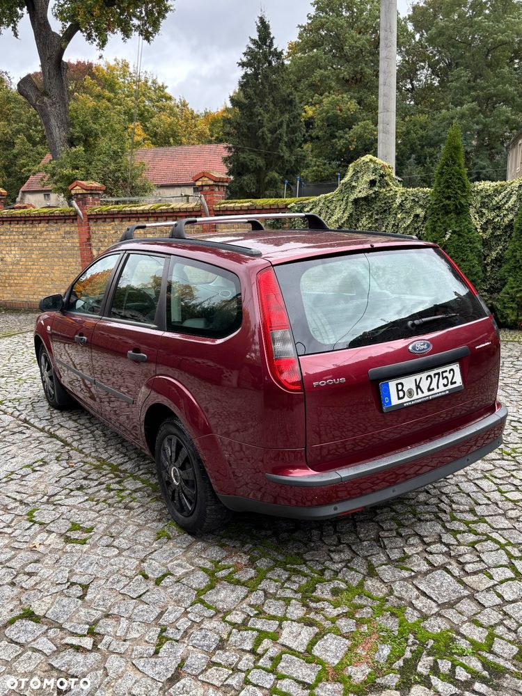 Ford Focus 1.6 Comfort - 3