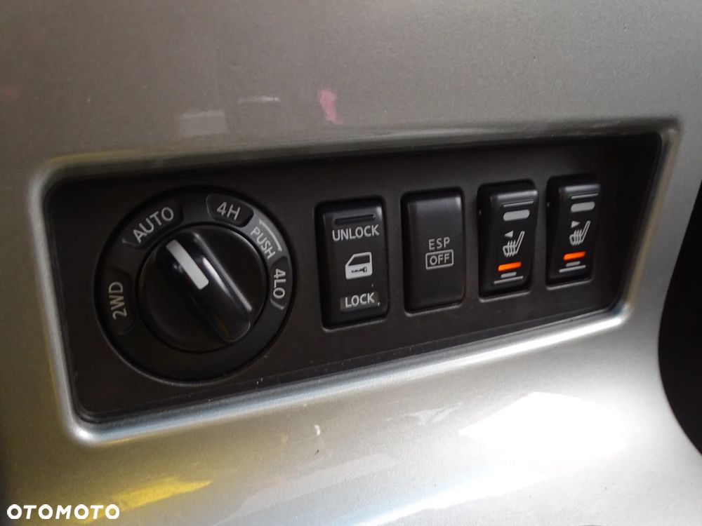 Nissan Pathfinder 2.5 DCi Elegance + - 6