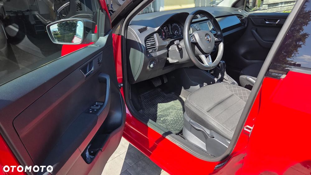 Skoda Fabia 1.0 TSI Style Color DSG - 12