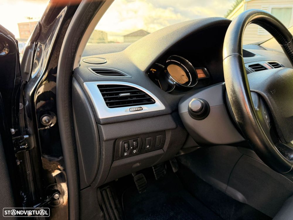 Renault Mégane Sport Tourer 1.5 dCi Comfort SS - 22