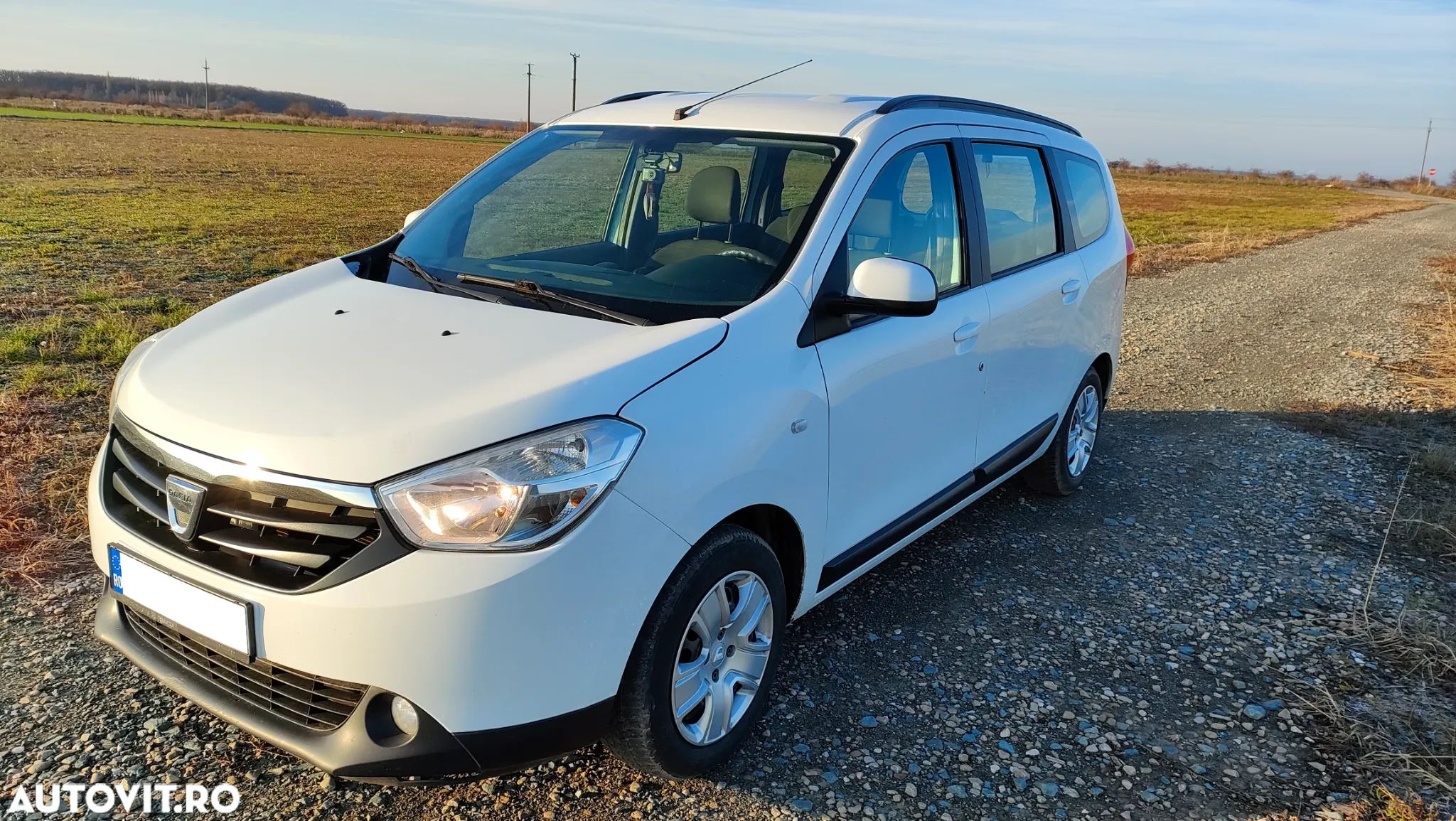 Dacia Lodgy 1.5 dCi 90 CP Ambiance - 1