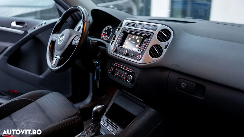 Volkswagen Tiguan 2.0 TDI DPF 4Motion BlueMotion Technology DSG Sport & Style - 8