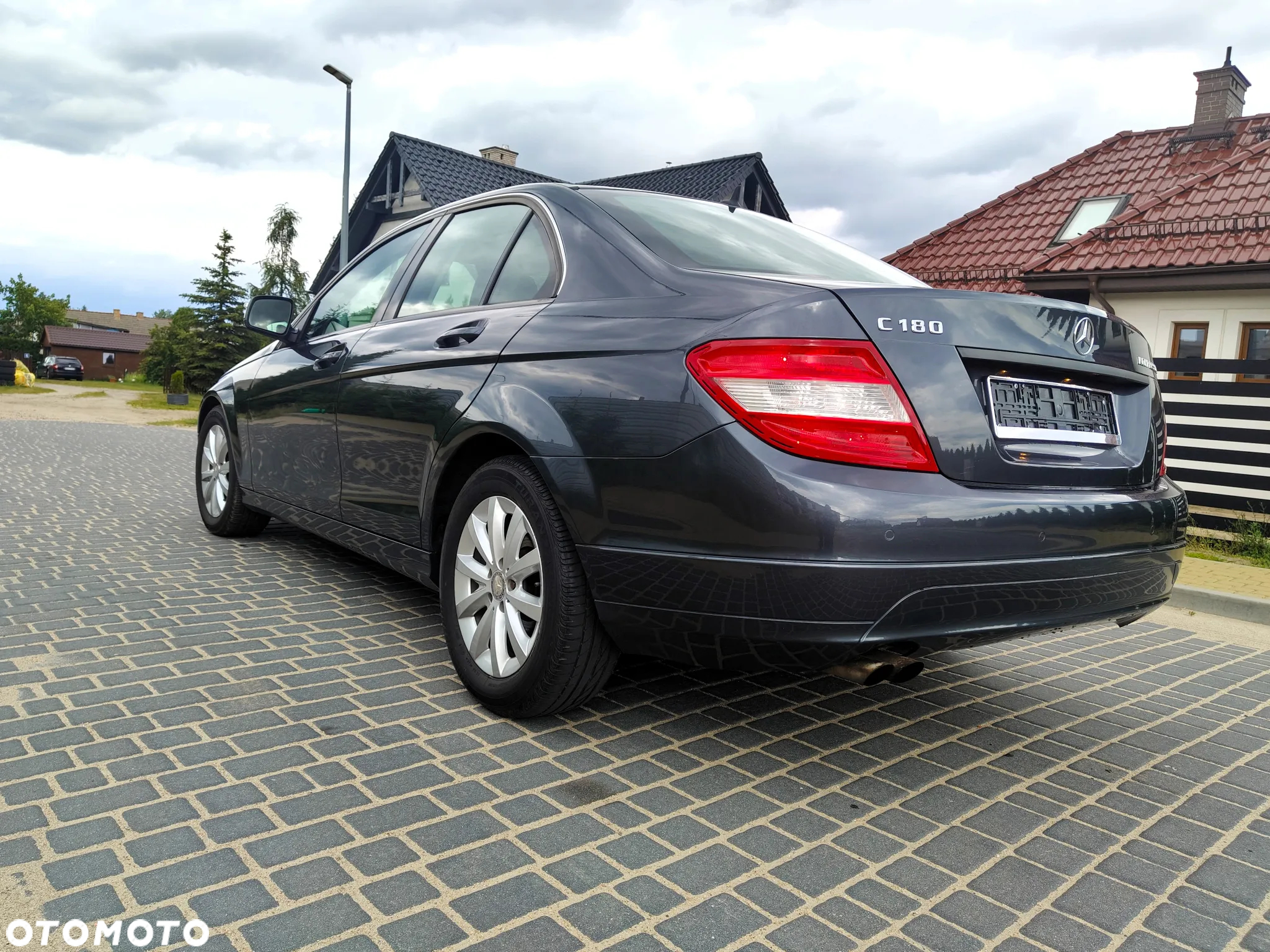 Mercedes-Benz Klasa C 180 BlueEFFICIENCY 7G-TRONIC - 7