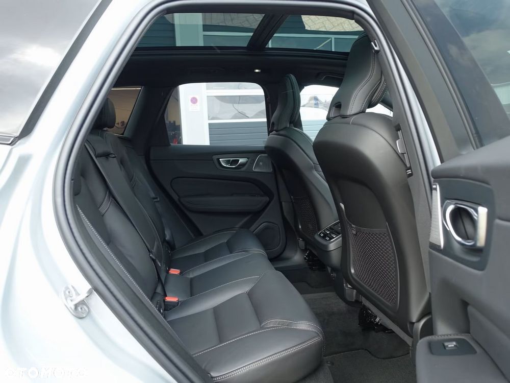 Volvo XC 60 B5 B AWD Ultra Black Edition - 14