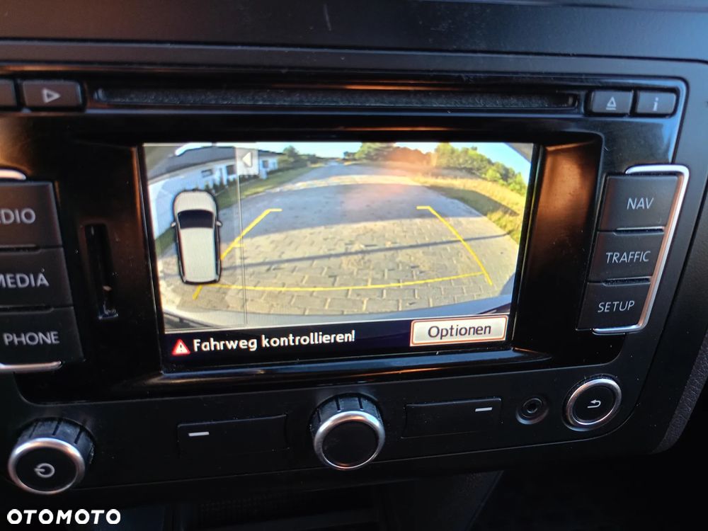 Volkswagen Touran 1.6 TDI DPF BlueMotion Technology Cup - 11