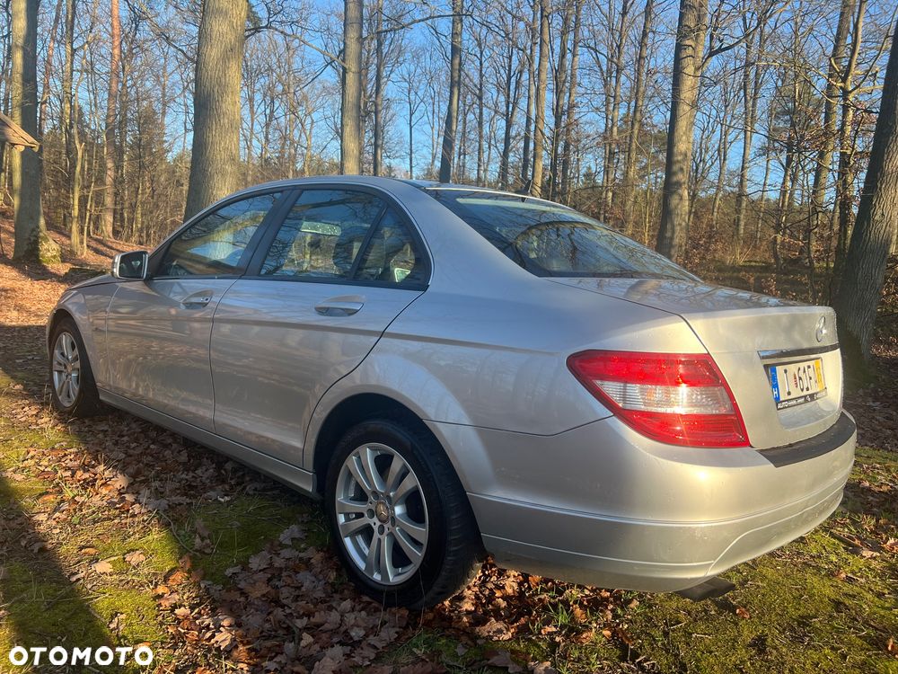Mercedes-Benz Klasa C 180 Kompressor BlueEFFICIENCY Elegance - 8