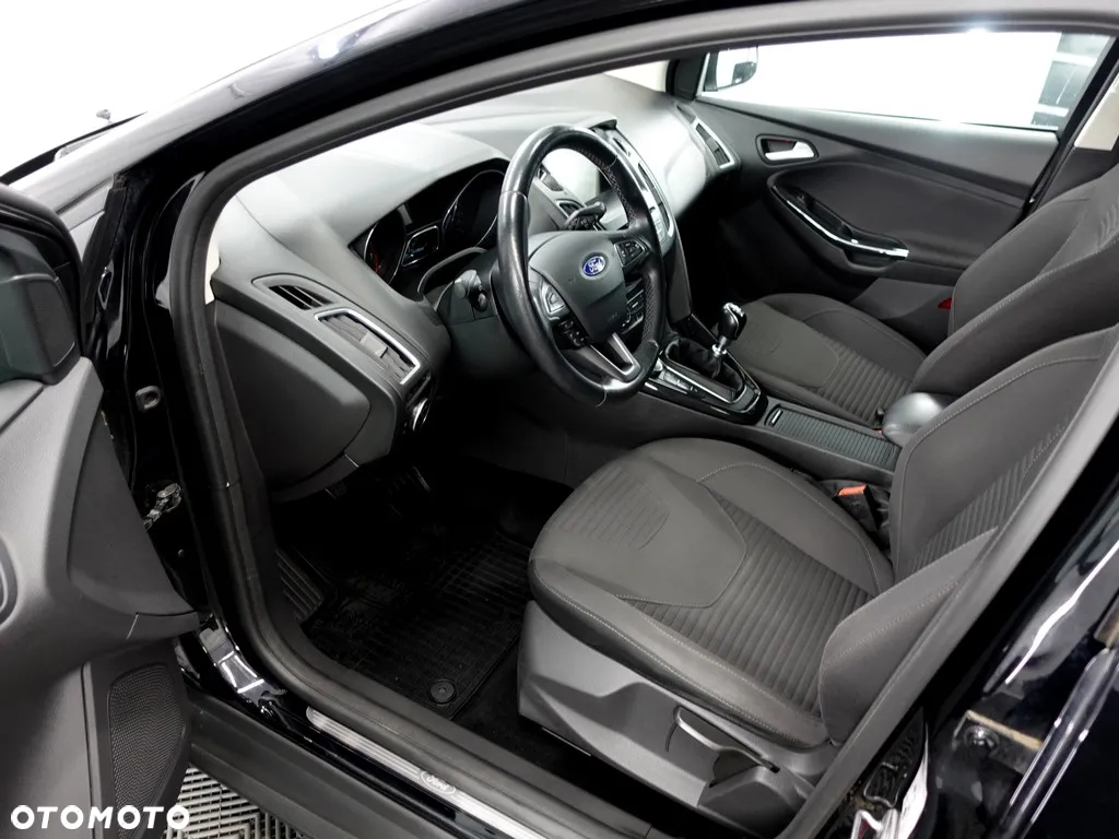 Ford Focus 1.5 EcoBoost Titanium - 12