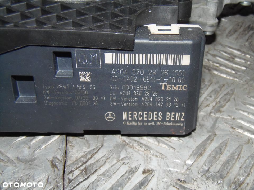 MECHANIZM KLAPY BAGAŻNIKA TYŁ MERCEDES W204 KOMBI - 2