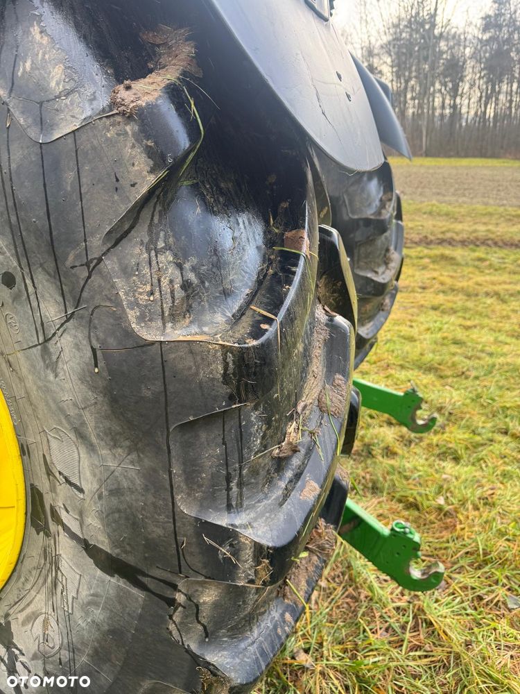 John Deere 6215R - 24