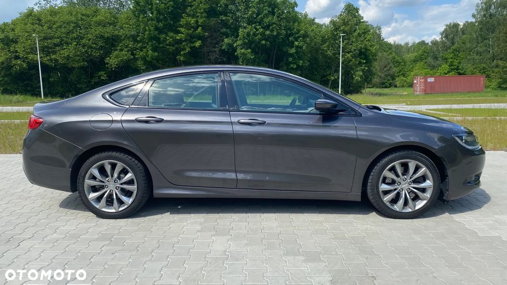 Chrysler 200 - 9