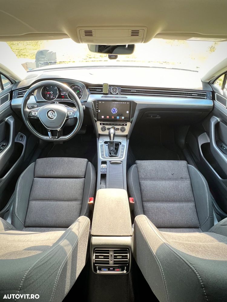 Volkswagen Passat - 11