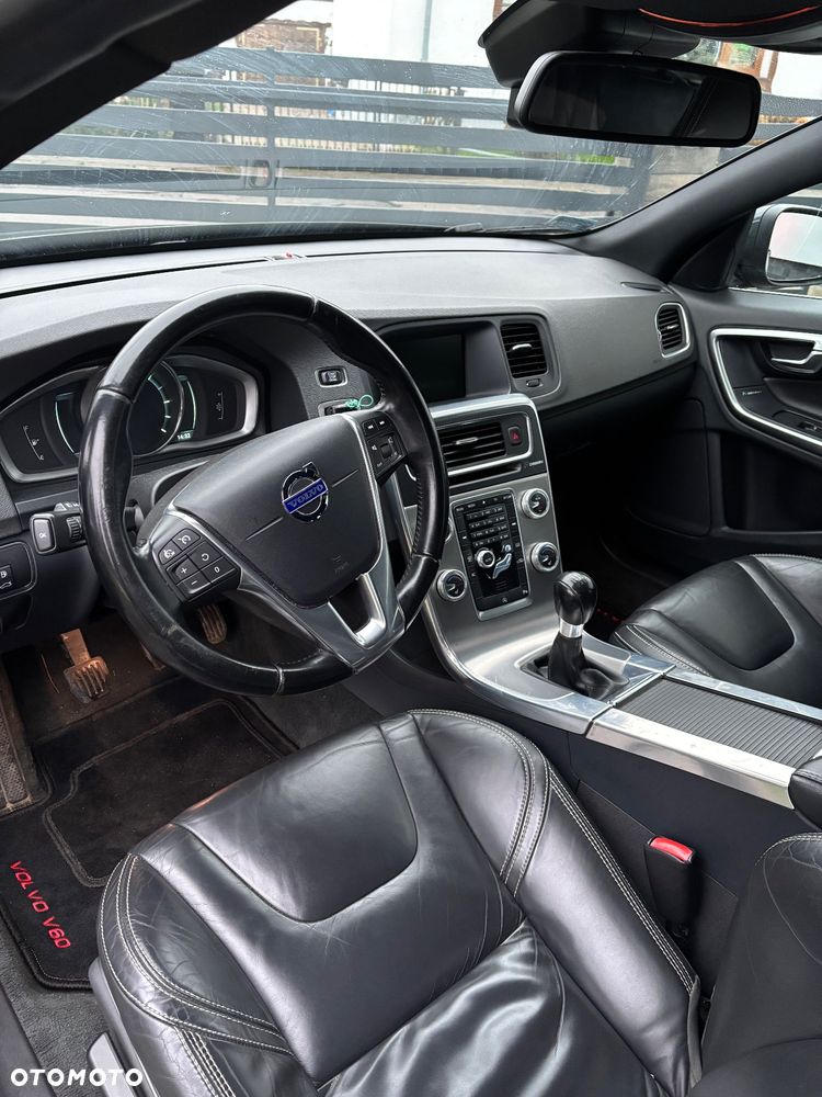 Volvo V60 D3 Summum - 32