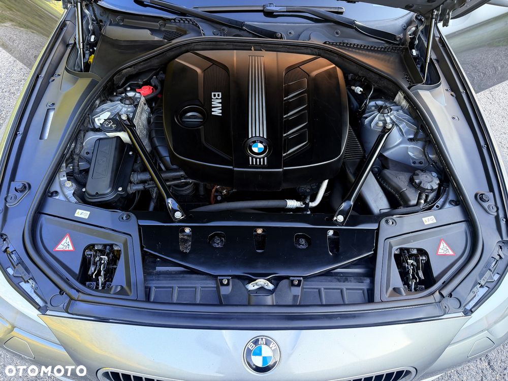BMW Seria 5 520d Sport-Aut - 31