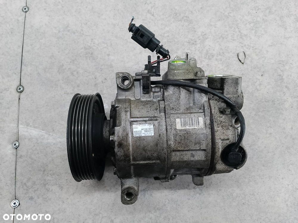 POMPA, SPRĘŻARKA KLIMATYZACJI AUDI A4 B6 447220-8411  DENSO 2.0 20V - 2