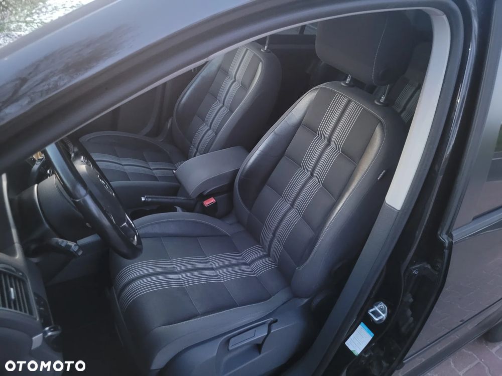 Volkswagen Touran 2.0 TDI DPF MATCH - 4