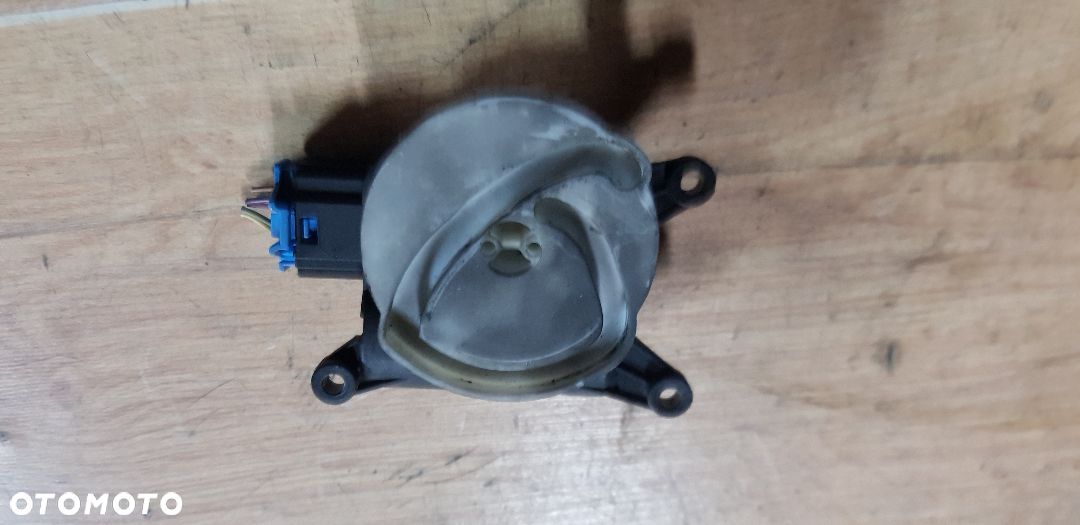 AUDI A4 B6 SILNICZEK NAGRZEWNICY 0132801302 - 1