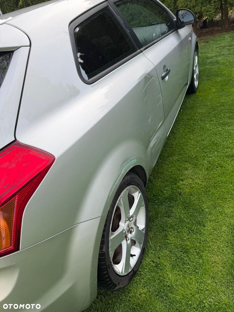 Kia Ceed 1.4 L - 8