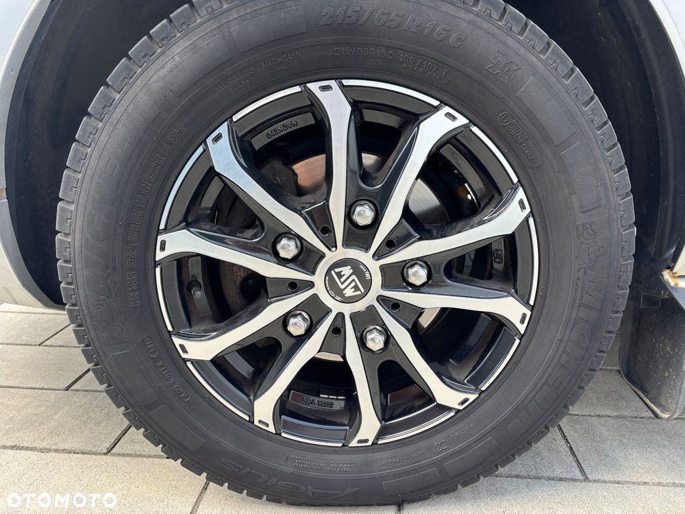 Ford Tourneo Custom 2.0 EcoBlue L2 Titanium - 11