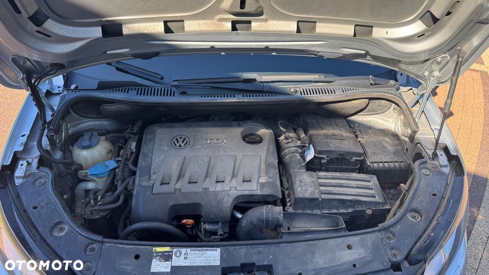 Volkswagen Touran 2.0 TDI DPF STYLE - 6