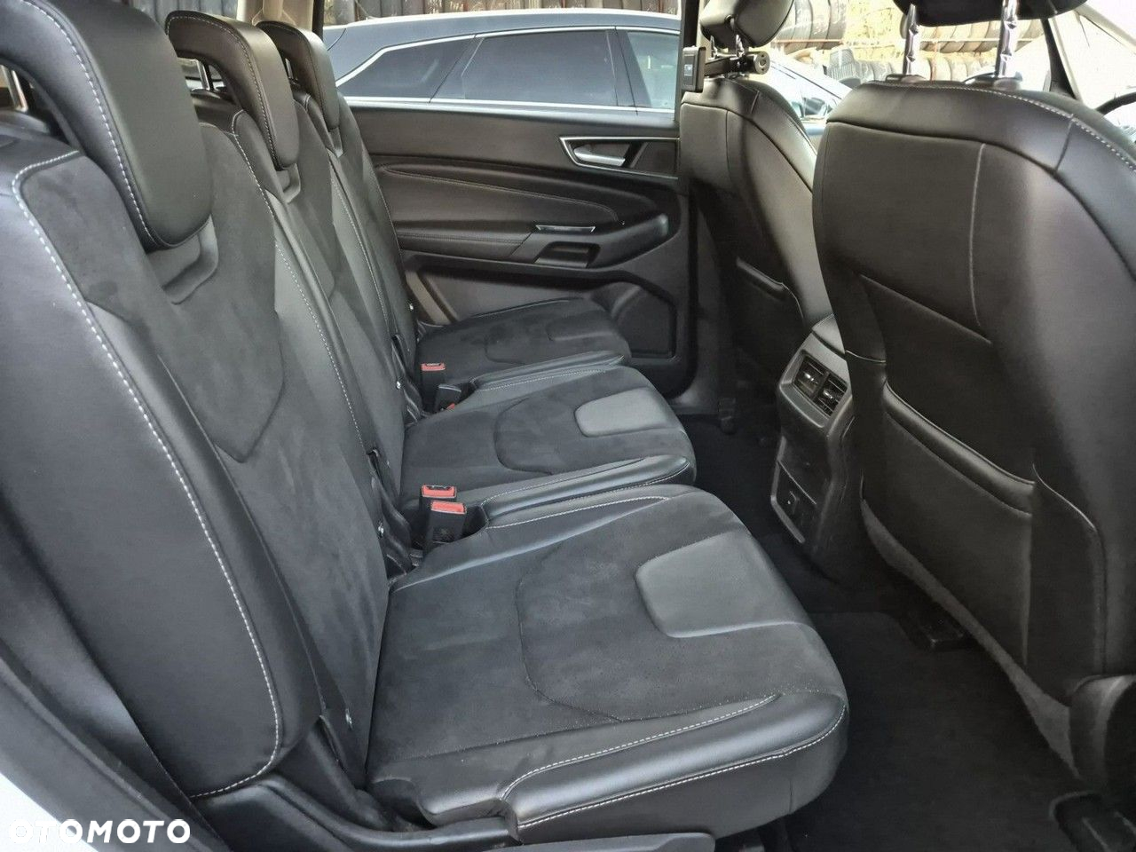 Ford S-Max - 21
