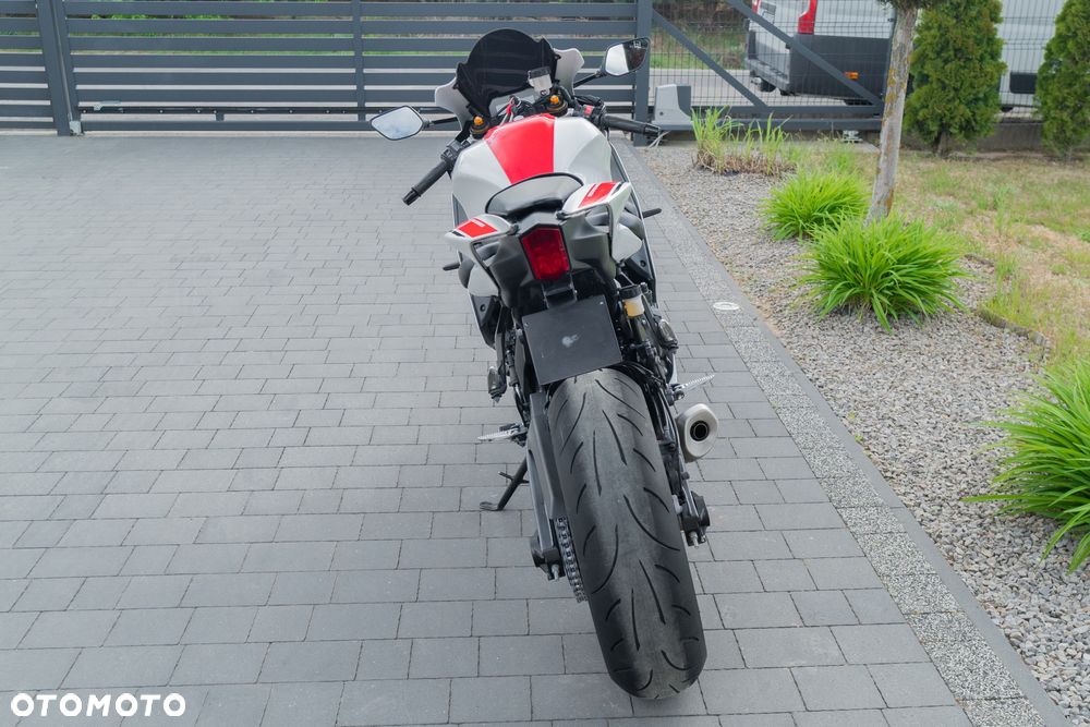Yamaha R7 - 10