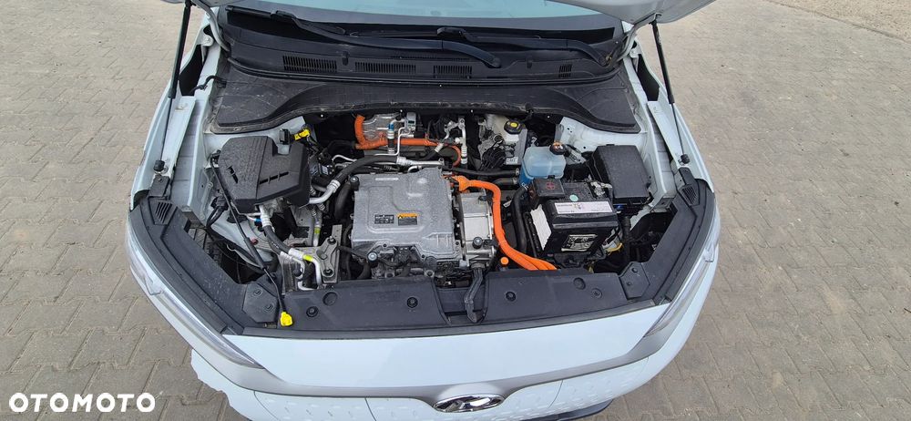 Hyundai Kona 64kWh Premium - 18