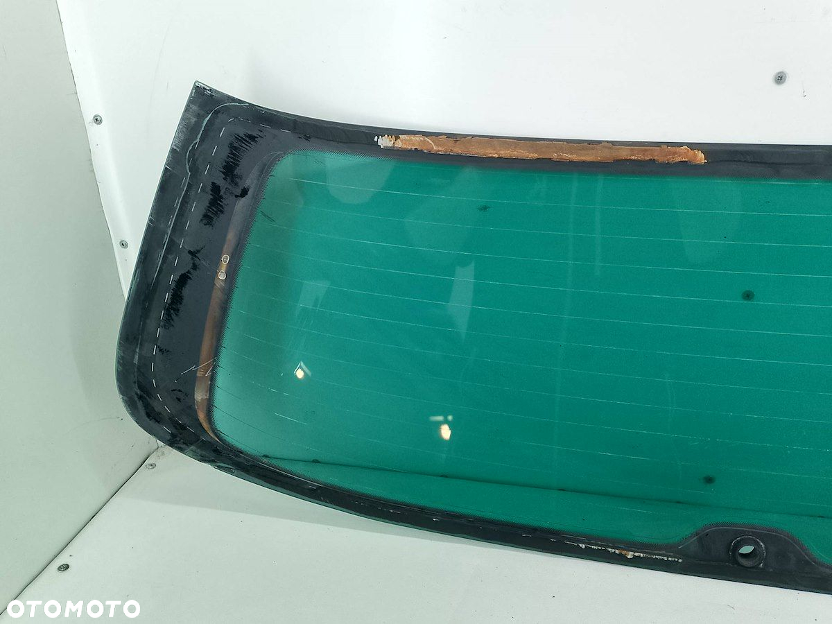 SZYBA KLAPY BAGAZNIKA VW PASSAT B6 KOMBI - 3