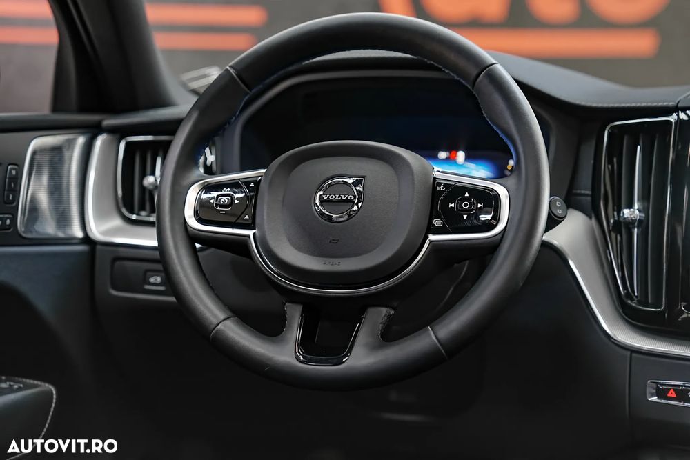 Volvo XC 60 B4 D AWD Ultimate Dark - 29