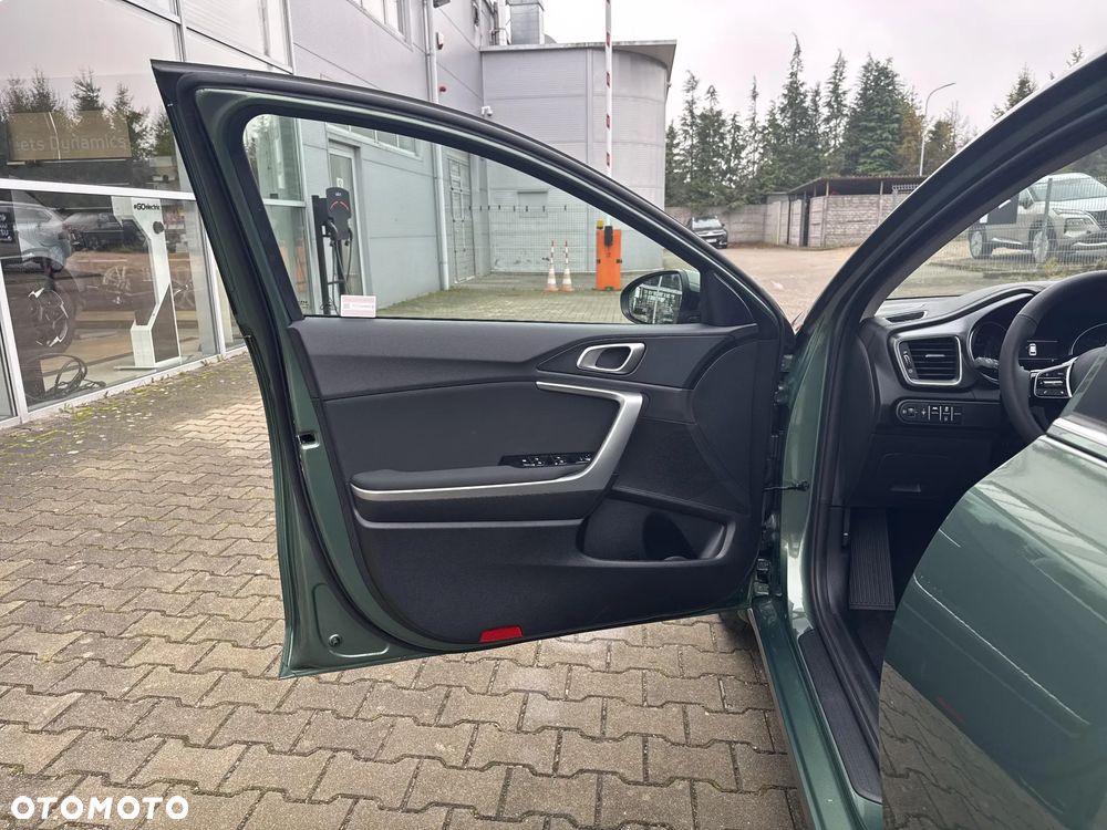 Kia Ceed 1.5 T-GDI M DCT - 10