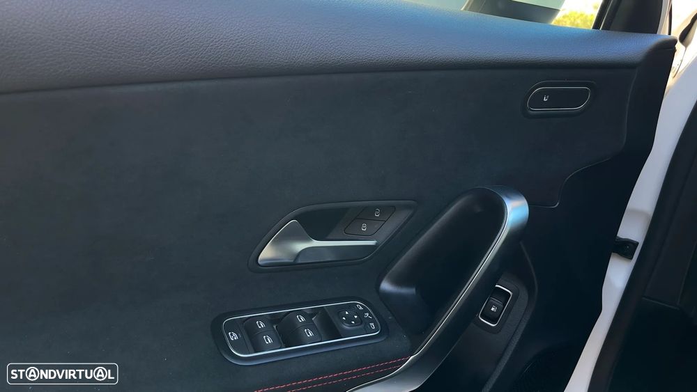 Mercedes-Benz A 250 e 8G-DCT AMG Line - 28