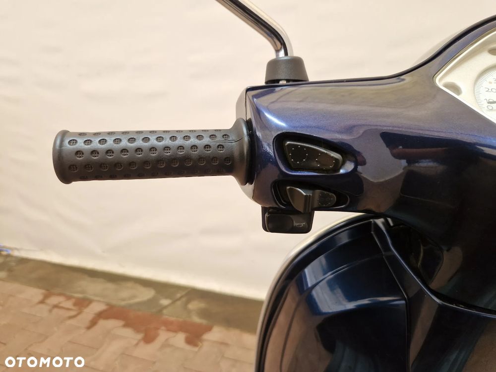 Piaggio Vespa - 27