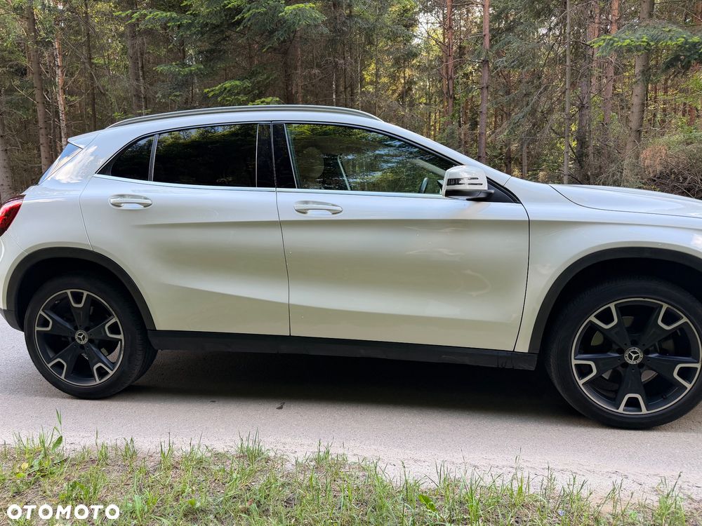 Mercedes-Benz GLA 250 7G-DCT - 4