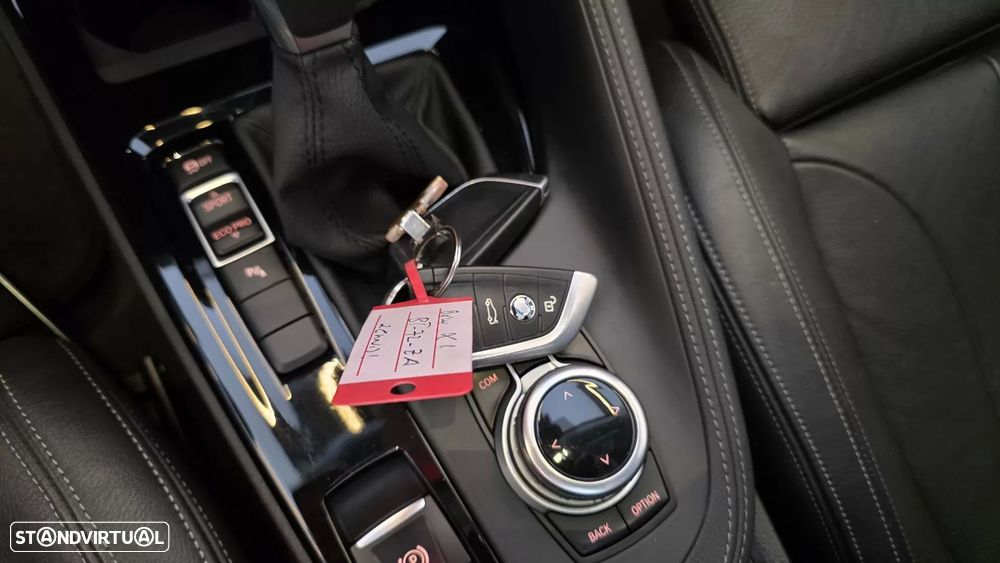 BMW X1 18 d sDrive Auto Line Sport - 39