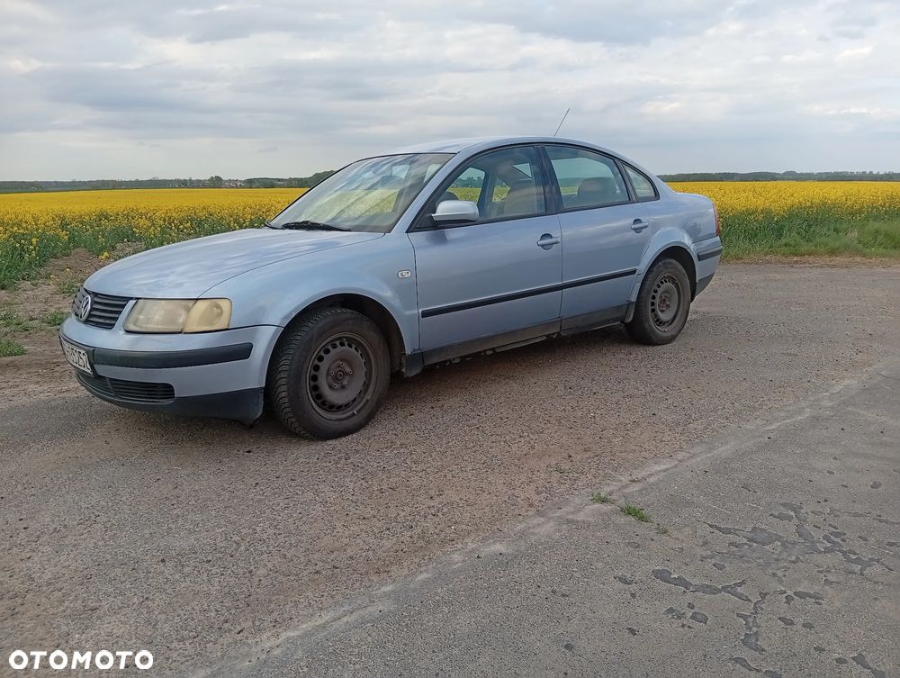Volkswagen Passat 1.9 TDI CL - 1