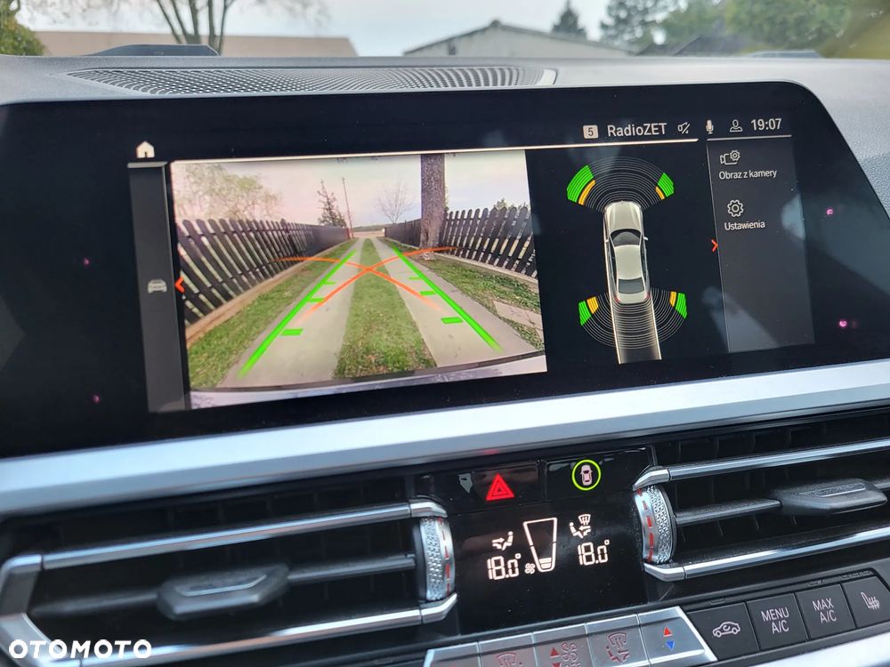 BMW Seria 3 330i Sport Line - 28