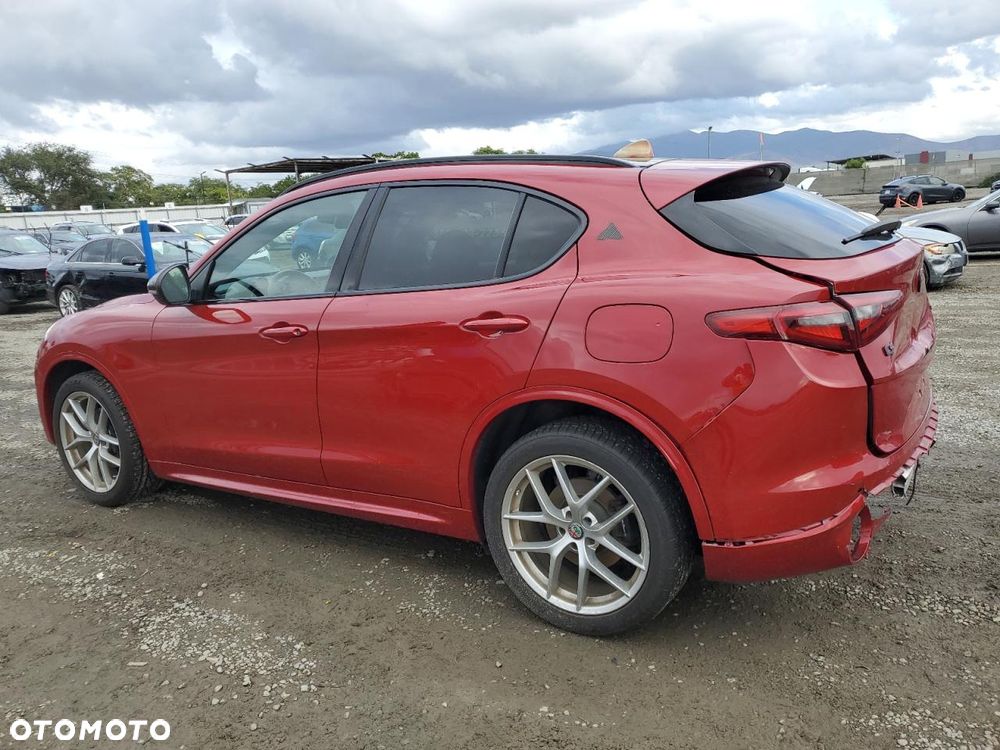 Alfa Romeo Stelvio 2.0 Turbo 16V AT8-Q4 Veloce Ti - 4