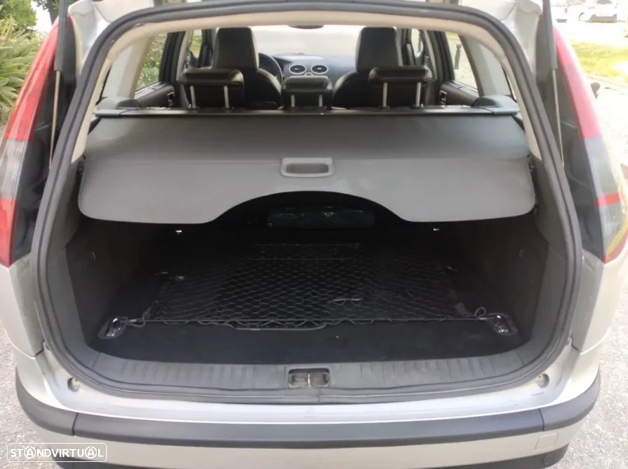 Ford Focus SW 1.6 TDCi Titanium - 21
