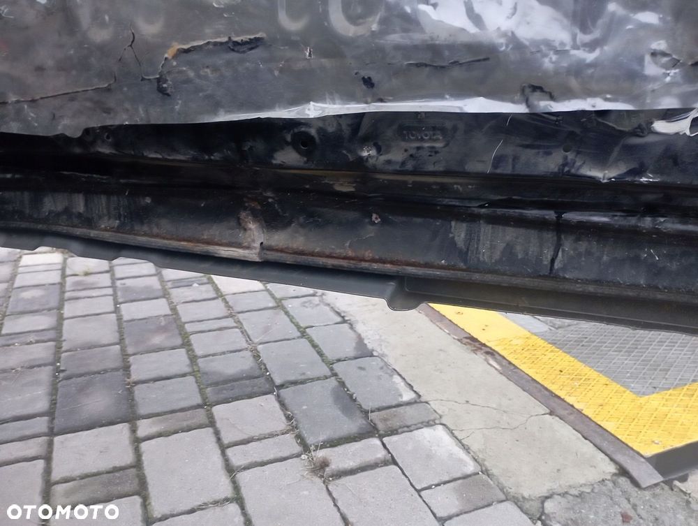 TOYOTA RAV4 II 5D KLAPA BAGAŻNIKA Z SZYBĄ GOŁA 202 - 2