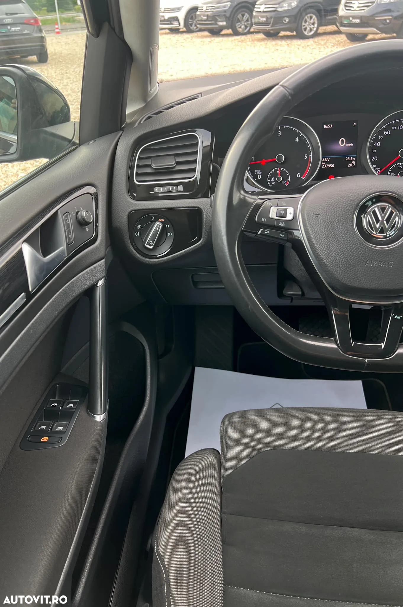 Volkswagen Golf 2.0 TDI DSG Highline - 16