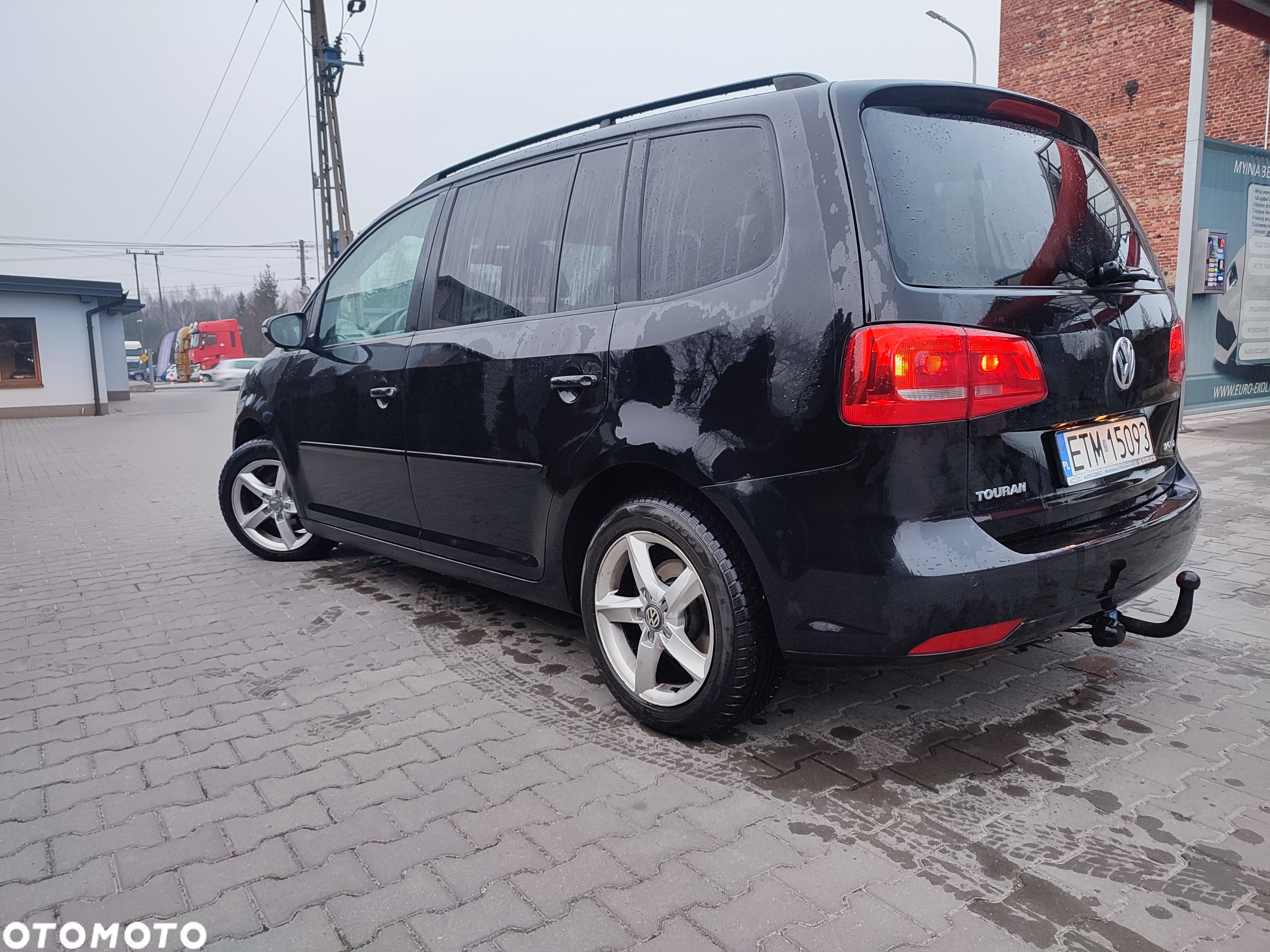 Volkswagen Touran 2.0 TDI DPF Highline - 3