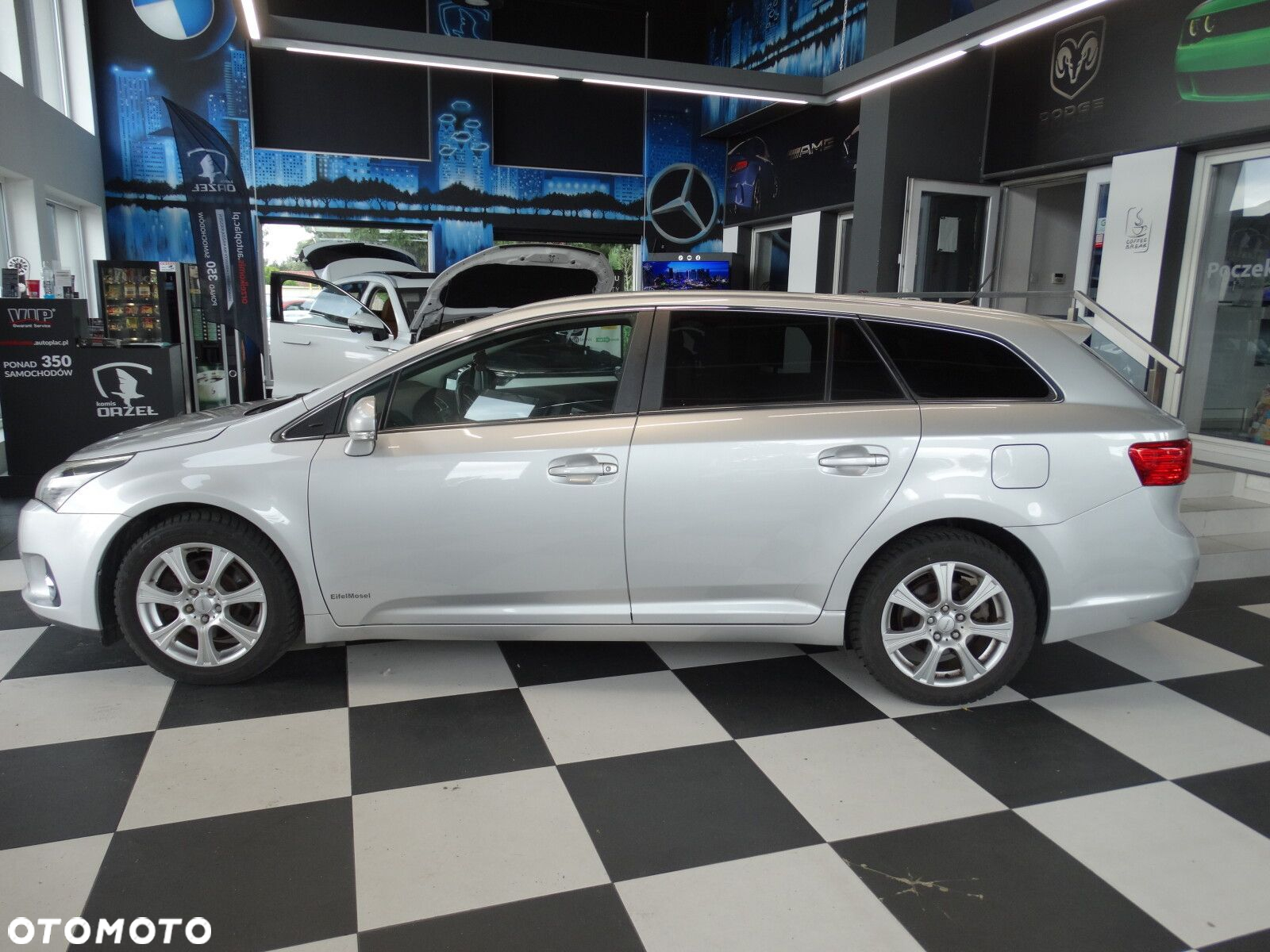 Toyota Avensis - 8