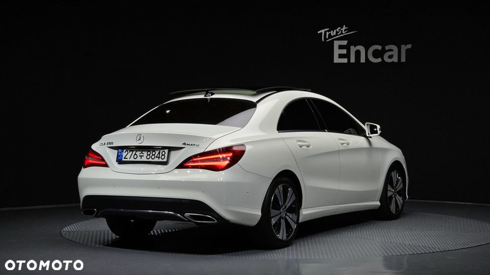 Mercedes-Benz CLA - 4
