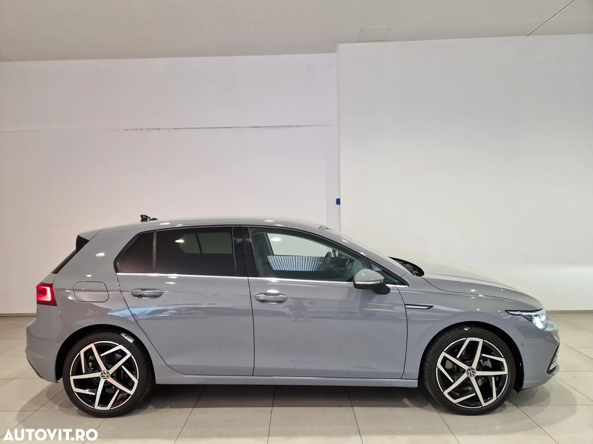 Volkswagen Golf - 6