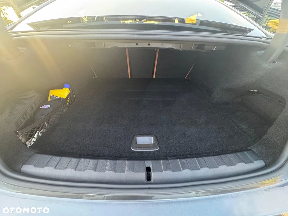 BMW Seria 3 330e PHEV xDrive - 15
