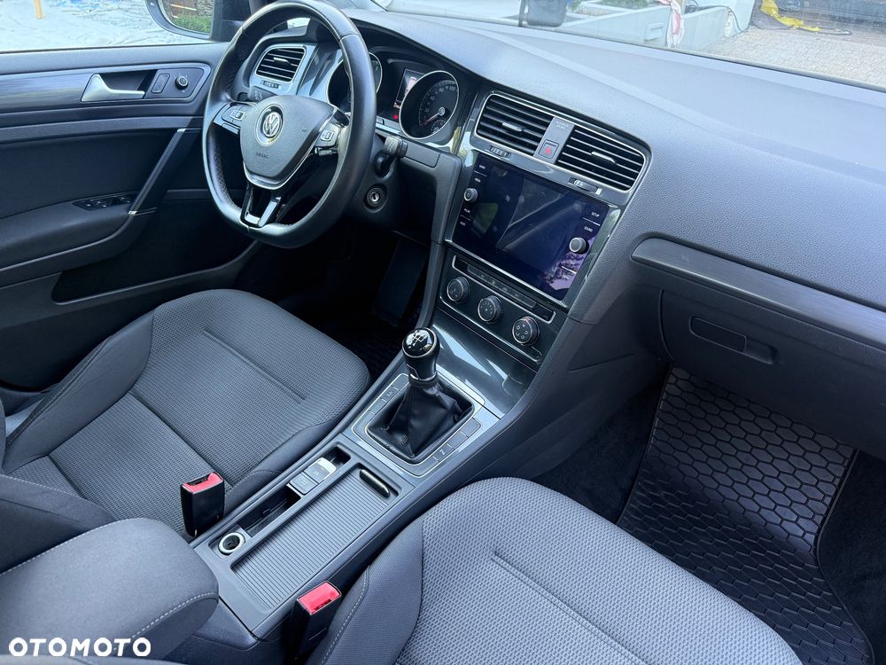 Volkswagen Golf 1.6 TDI BMT Comfortline - 22
