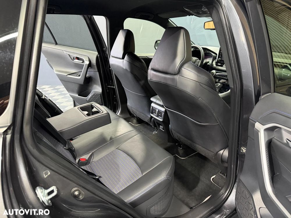 Toyota RAV4 - 16