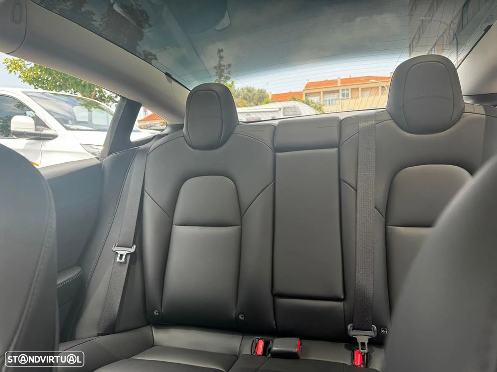 Tesla Model 3 - 3