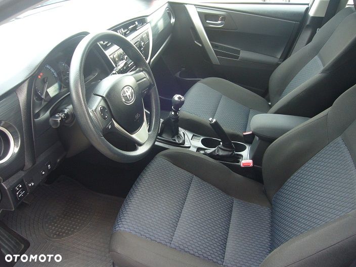 Toyota Auris 1.4 D-4D Active - 11
