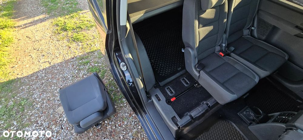Volkswagen Touran - 19